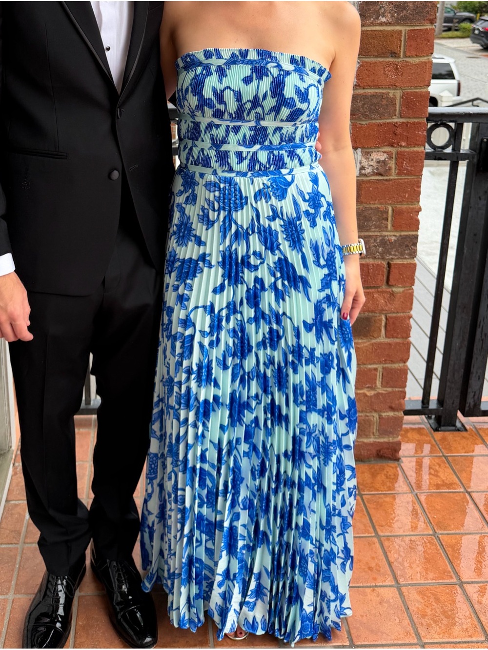 Taylor Floral Blue Pleated Maxi Dress Size 2